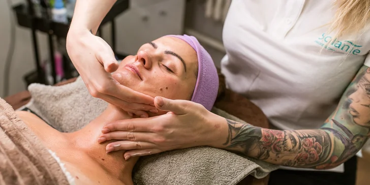 Kompletné ošetrenie pleti s masážou tváre, luxusné ošetrenie s mikrodermabráziou alebo lash lift s lamináciou obočia