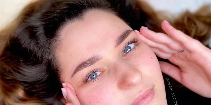 Precízny permanentný make up obočia alebo pier (púdrová metóda, akvarelové pery)