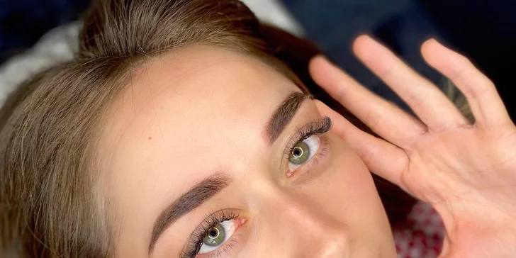 Precízny permanentný make up obočia alebo pier (púdrová metóda, akvarelové pery)