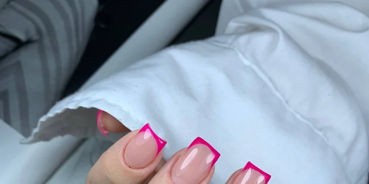 Mamasheva nails: Manikúra s gél lakom, nové gélové nechty alebo doplnenie gélových nechtov