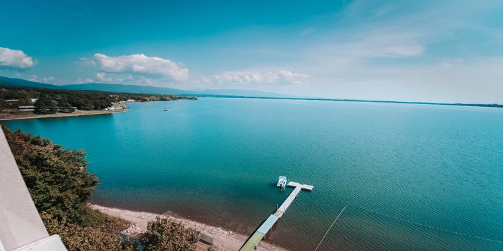 Oslnivý 4* hotel na brehu slovenského mora: fúra zážitkov, strava aj neobmedzený wellness