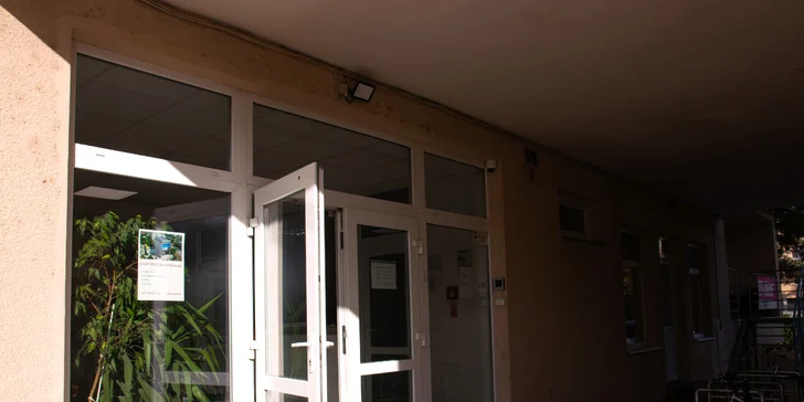 Masáže podľa výberu: Klasická, bankovanie, relaxačná, tehotenská, detská aromaterapeutická, lávovými kameňmi a iné
