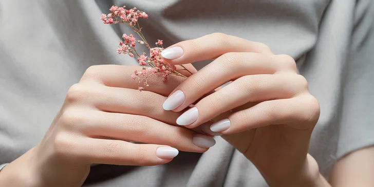 Mamasheva nails: Manikúra s gél lakom, nové gélové nechty alebo doplnenie gélových nechtov