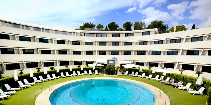 Sicílska idylka: 4* hotel pri Katánii, v cene raňajky či polpenzia, bazén + zľava pri včasnom nákupe