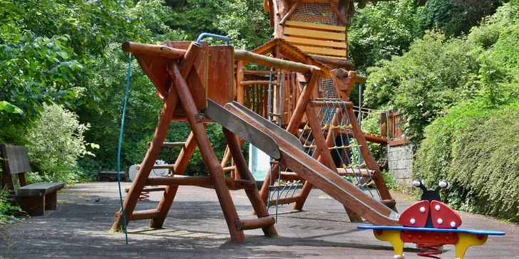 Horský relax pod Lysou horou: raňajky, bazén a privátne wellness