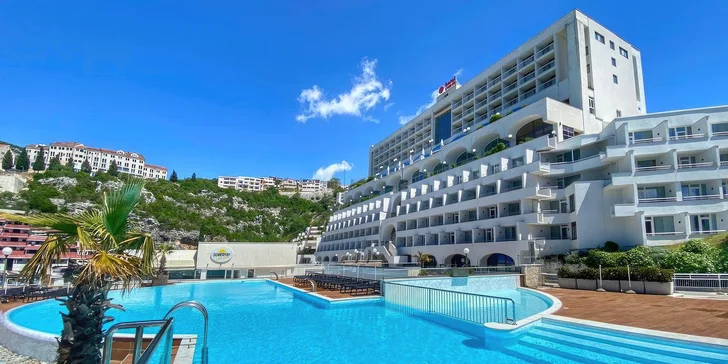 Dovolenka s polpenziou v Bosne a Hercegovine: hotel priamo na pobreží v menšom turistickom stredisku