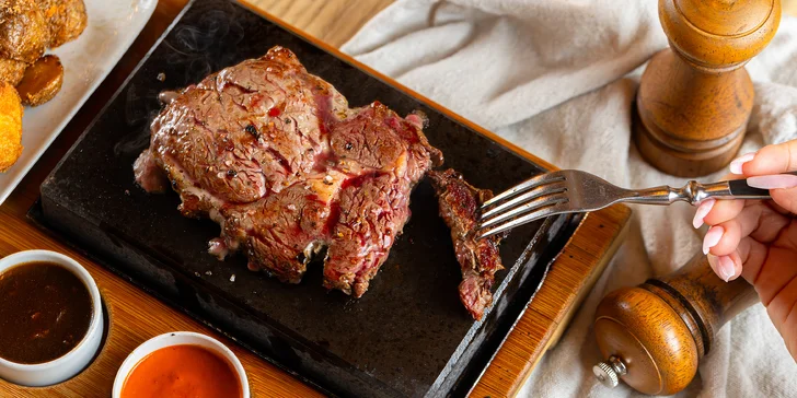 Duetto Aupark: Rib eye steak pečený na lávovom kameni