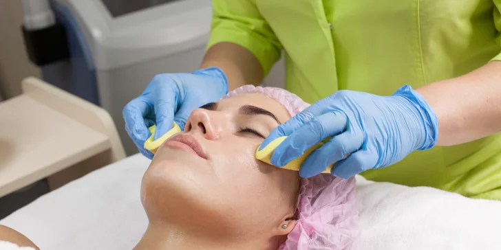 Omladenie a fotorejuvenizácia pleti alebo neinvazívny lifting viečok v Oxyland