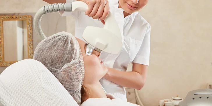 Omladenie a fotorejuvenizácia pleti alebo neinvazívny lifting viečok v Oxyland