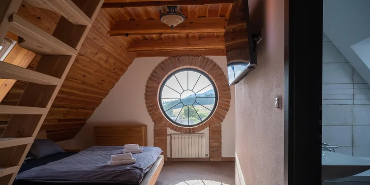 Pobyt v zrekonštruovanom mlyne s vodným kolesom nabíjacou stanicou pre elektromobily a novými izbami