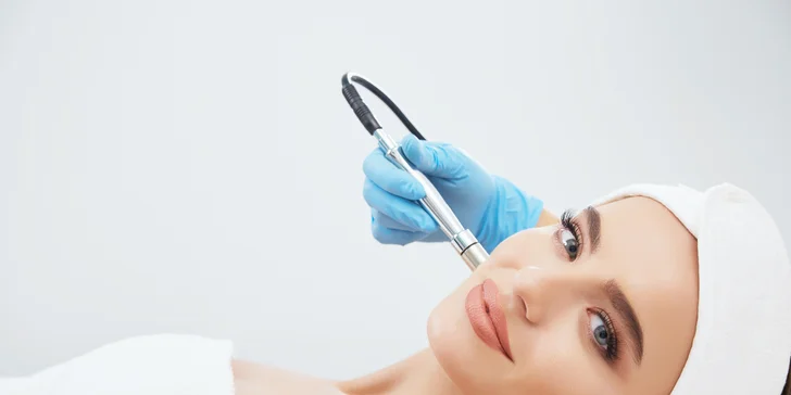 Kozmetické ošetrenia v La VENI Beauty: Diamantová mikrodermabrázia, facelifting s maderoterapiou tváre a iné
