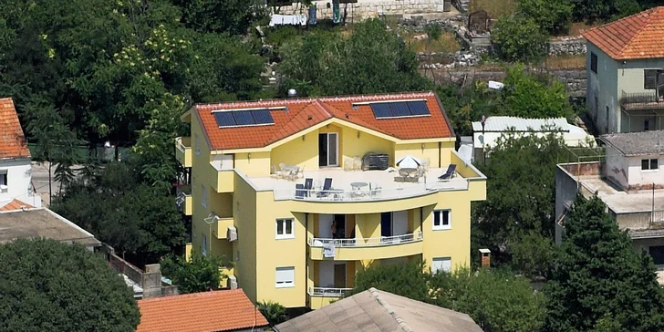 Dovolenka pri chorvátskom Gradaci: štúdiá pre dvoch aj apartmány až pre 5 nocľažníkov
