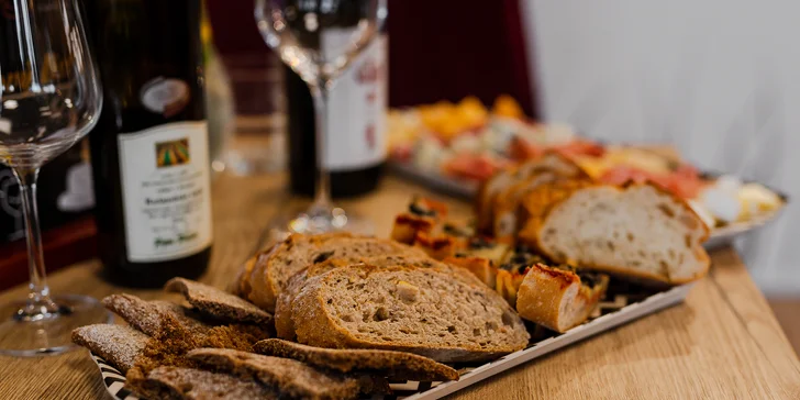 Valentínska degustácia 8 vín z vinárstva Miloš Máťuš aj s občerstvením pre 2 osoby