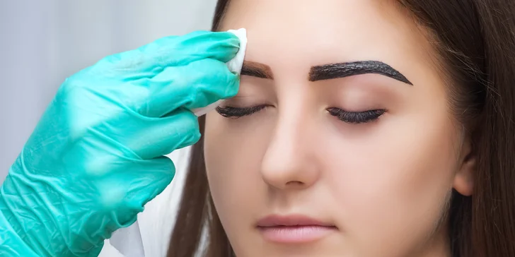 Kozmetické ošetrenia: Hĺbkové čistenie pleti, úprava obočia, chemický peeling, laminácia obočia alebo lash lift