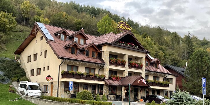 Rodinný hotel v Terchovej: na skok Jánošíkové diery aj Vrátna dolina, raňajky a sauna ako bonus