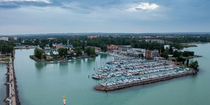 Relax pre celú rodinu vo Wellness Hoteli Yacht**** na brehu Balatona
