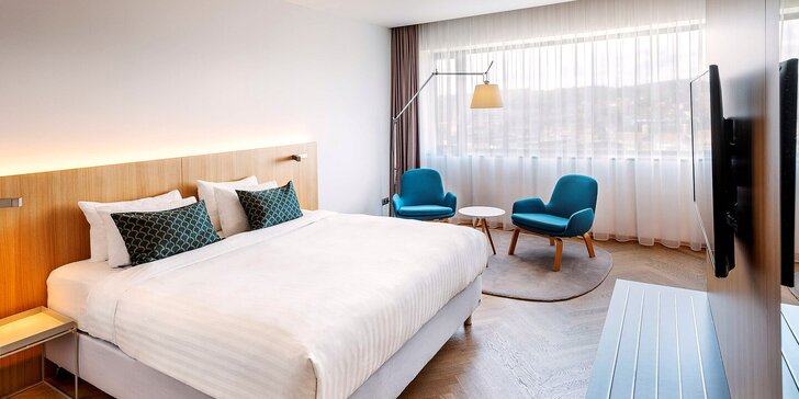 Moderný hotel siete Marriott v Brne: polpenzia, parkovanie a dieťa do 5,9 rokov zdarma