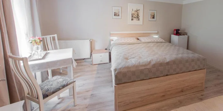 Šik apartmány v historicky hodnotnej budove blízko centra vychýrenej Banskej Štiavnice: parkovanie vo dvore zdarma