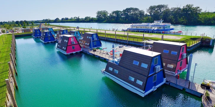 Bungalov alebo hausbót v Lignane aj s jedlom, vodným parkom, súkromnou plážou a turistickou kartou