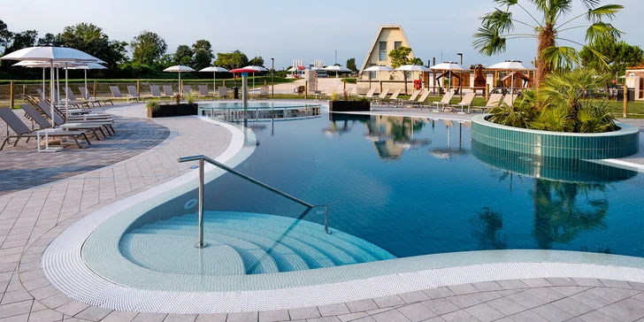 Bungalov alebo hausbót v Lignane aj s jedlom, vodným parkom, súkromnou plážou a turistickou kartou