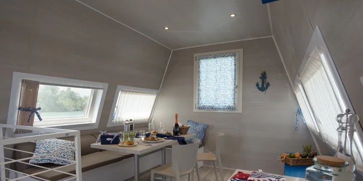 Bungalov alebo hausbót v Lignane aj s jedlom, vodným parkom, súkromnou plážou a turistickou kartou