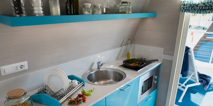 Bungalov alebo hausbót v Lignane aj s jedlom, vodným parkom, súkromnou plážou a turistickou kartou