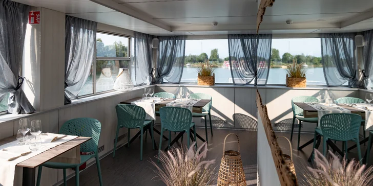 Bungalov alebo hausbót v Lignane aj s jedlom, vodným parkom, súkromnou plážou a turistickou kartou