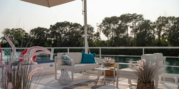 Bungalov alebo hausbót v Lignane aj s jedlom, vodným parkom, súkromnou plážou a turistickou kartou