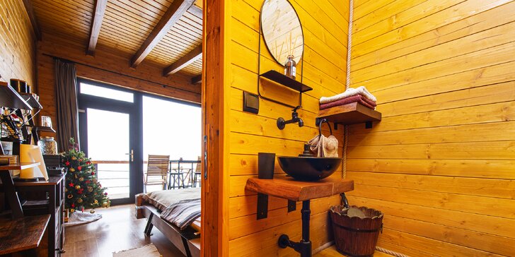 Zážitkový pobyt na Spiši v chatke s očarujúcim výhľadom nielen na hviezdy: neobmedzená privátna sauna len pre vás dvoch