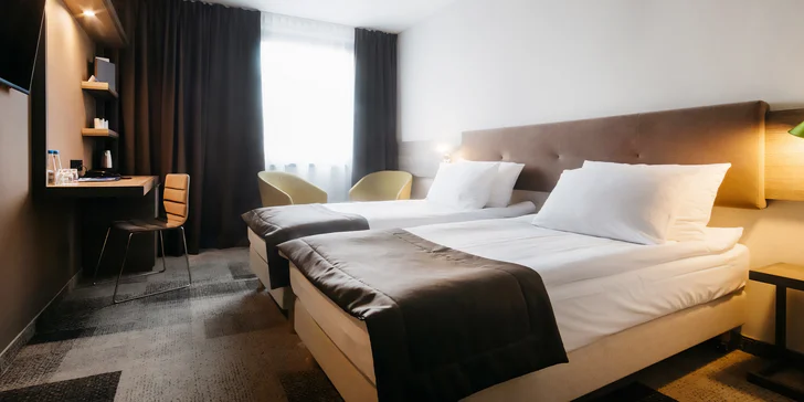Moderný hotel v centre Katovíc: bufetové raňajky a prechádzky mestom