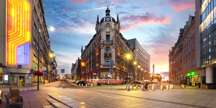 Moderný hotel v centre Katovíc: bufetové raňajky a prechádzky mestom