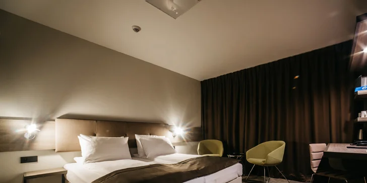 Moderný hotel v centre Katovíc: bufetové raňajky a prechádzky mestom