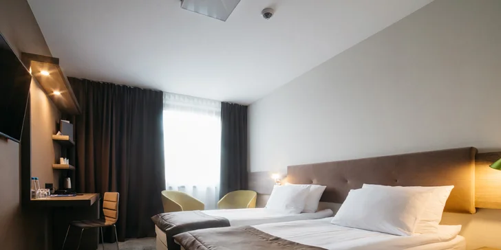 Moderný hotel v centre Katovíc: bufetové raňajky a prechádzky mestom