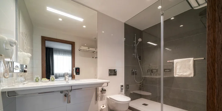 4* pobyt v centre Vroclavu: hotel priamo pri rieke Odra, raňajky a možnosť sauny