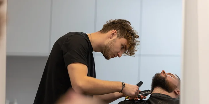Pánsky strih alebo barber strih aj s úpravou brady