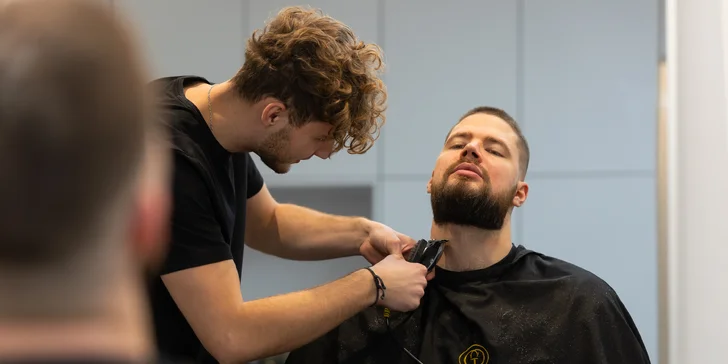 Pánsky strih alebo barber strih aj s úpravou brady