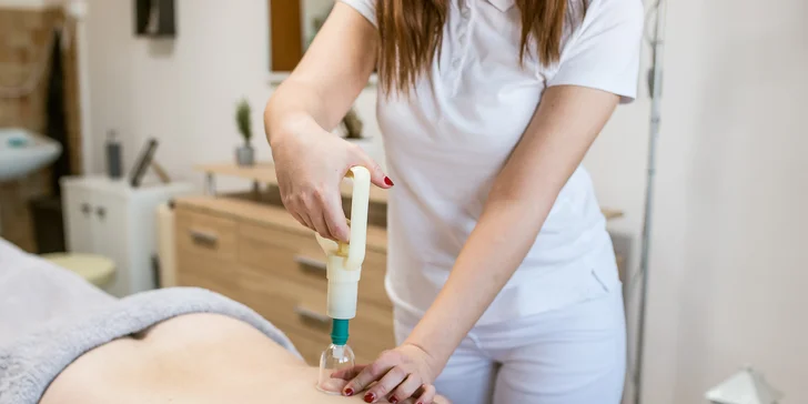 Klasická masáž, bankovanie alebo reflexná masáž chodidiel od slabozrakej masérky s výnimočným citom v rukách