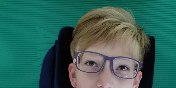 Nádej na ľahší život pre Kamilku a jej rodinu: Pomoc s napredovaním a liečbou ťažkej genetickej epilepsie