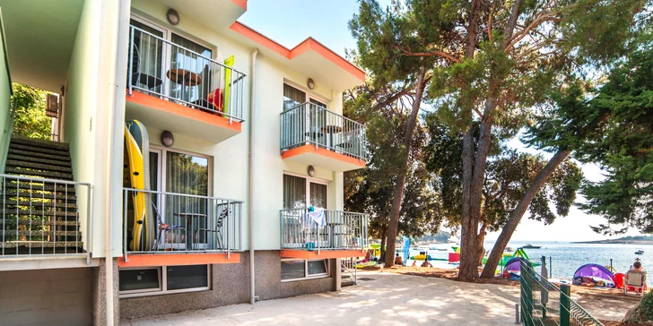 Rodinná dovolenka na Istrii: apartmány pri pláži, balkón s výhľadom