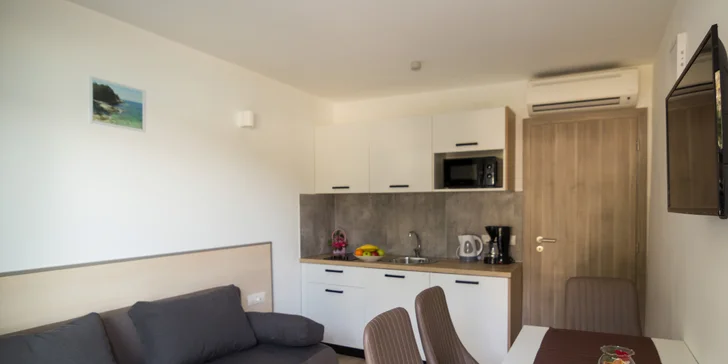 Rodinná dovolenka na Istrii: apartmány pri pláži, balkón s výhľadom