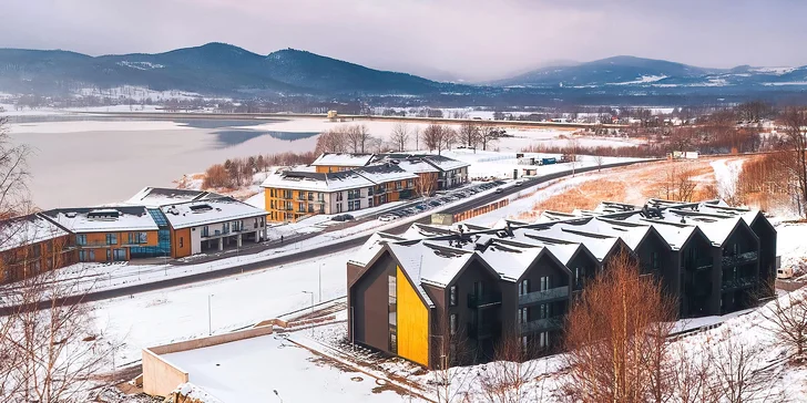 Pobyt v poľských Krkonošiach: apartmány pri jazere Sosnówka, raňajky či polpenzia a wellness