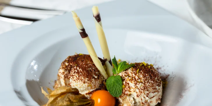 Lahodné 4-chodové degustačné menu pre 2 osoby v Au Café