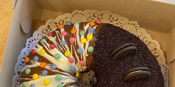 Domáce donuty aj s kávičkou alebo obrovský 900 gramový XXL Donut