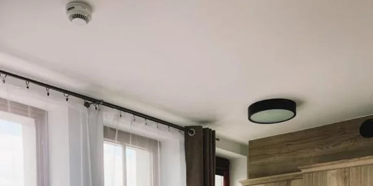 Horský hotel v Nízkych Beskydoch: vstup do soľnej jaskyne, v ponuke polpenzia aj jazda na koni