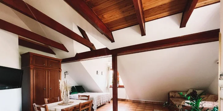 Horský hotel v Nízkych Beskydách: vstup do soľnej jaskyne, v ponuke polpenzia aj jazda na koni