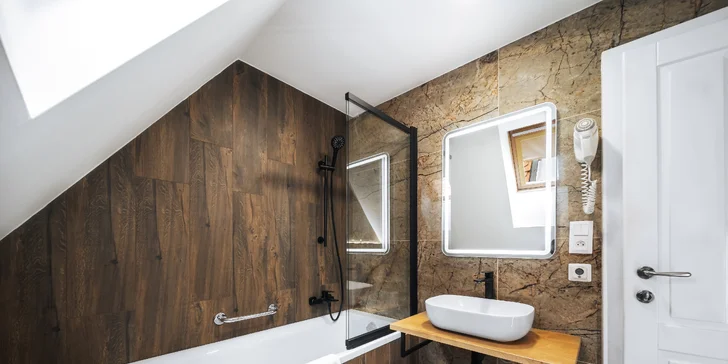 Štýlový hotel v úplnom centre Levoče: polpenzia, wellness, história aj skipasy v ponuke