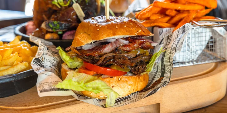 Hovädzí hamburger alebo pivo bez limitu v Rock Farm