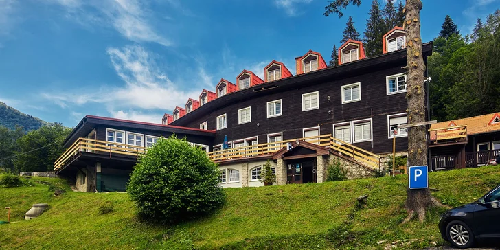 Horský hotel s najkrajším výhľadom vo Vrátnej doline: polpenzia aj zľava na skipasy a wellness