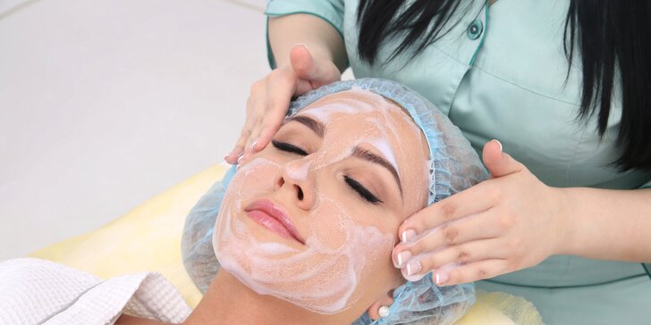 Hĺbkové čistenie, mikromasáž očného okolia či mikrodermabrázia s masážou tváre pre ženy