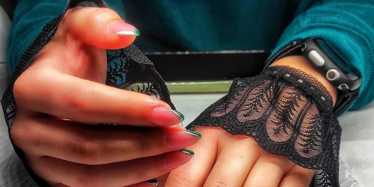 Manikúra a pedikúra aj s gél lakom pre krásne nechty